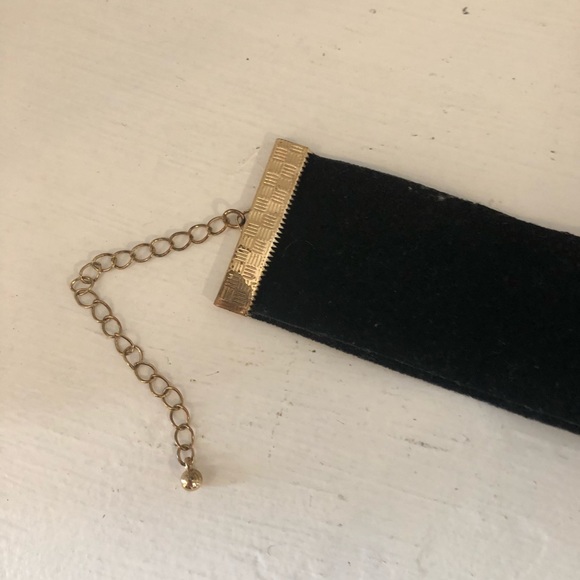 Velvet and rhinestone vintage vibe choker - Picture 10 of 12
